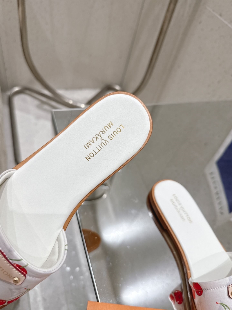 l0vis Vvtt0n slippers